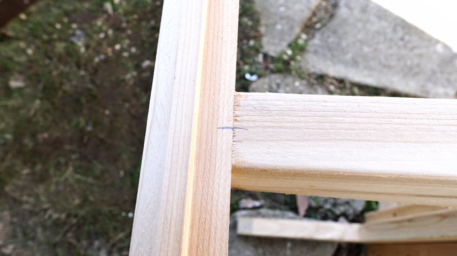 how to make a wooden patio table